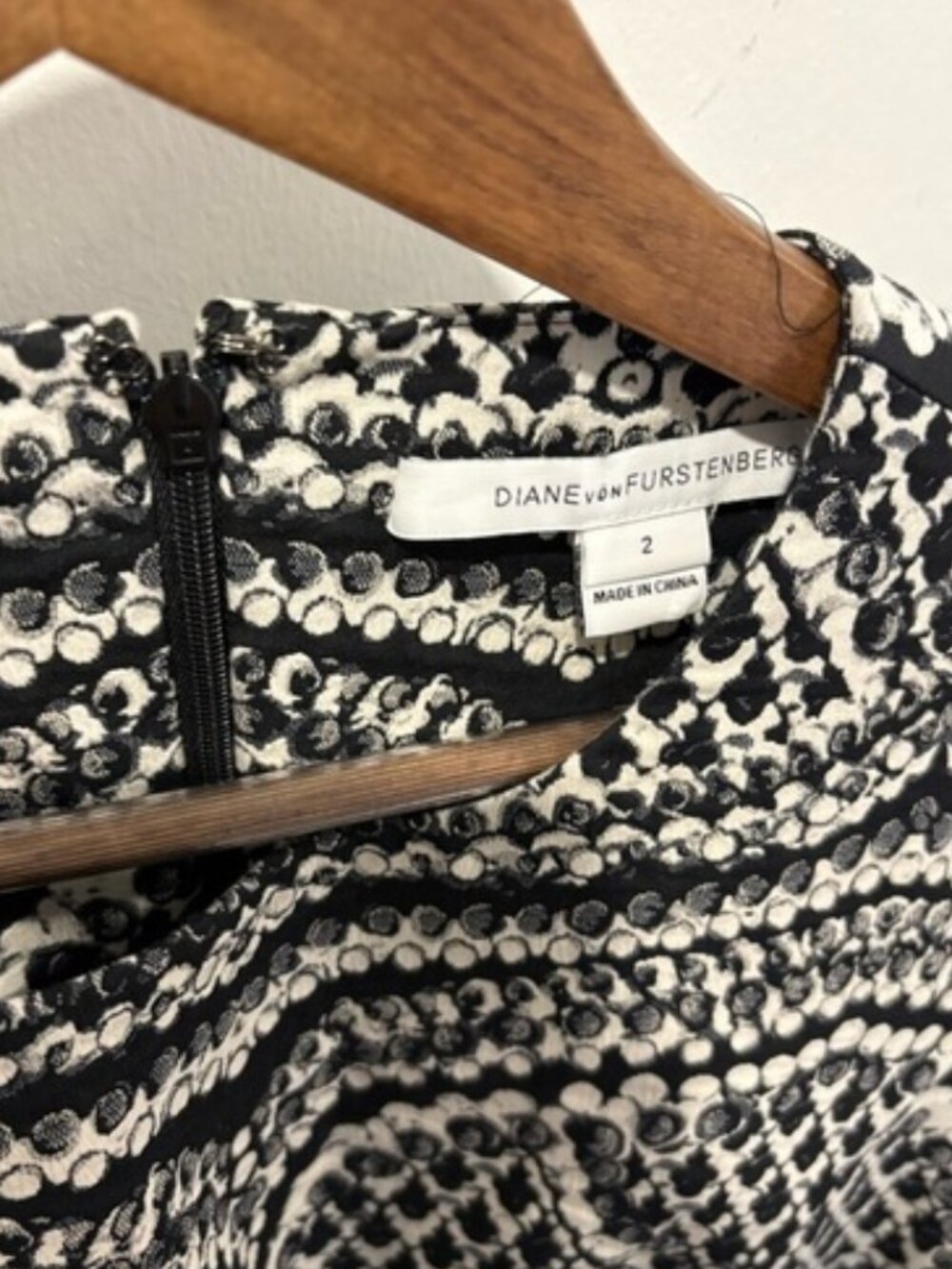 Diane von Furstenberg | DVF Geometric Knit Sheath Dress - Black & White - Size 2 - Picture 4 of 8